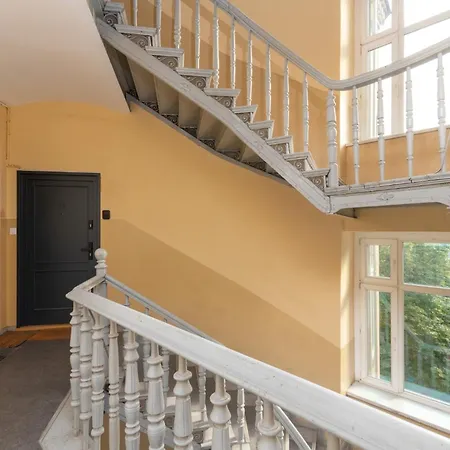 Loft With Mezzanine Apartment *